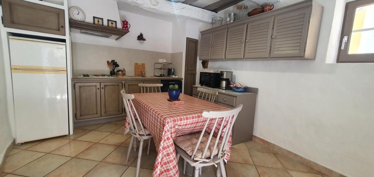 Casa de Férias La Carriera, Petite Maison Sud Ventoux, Au Charme Provençal Bédoin